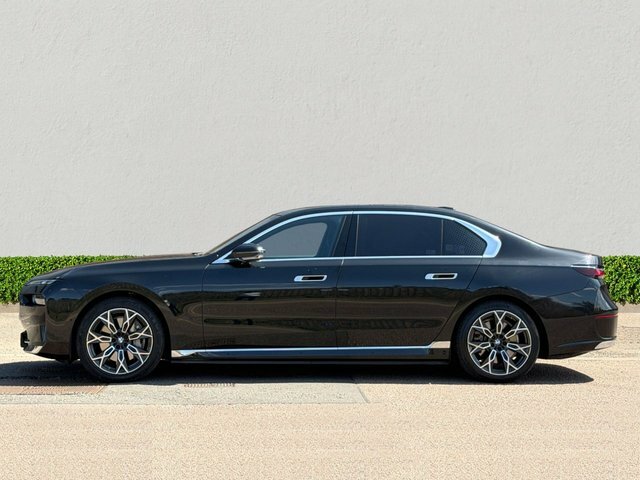 BMW i7 60 105.7Kwh Excellence Pro Saloon Aut Black #3