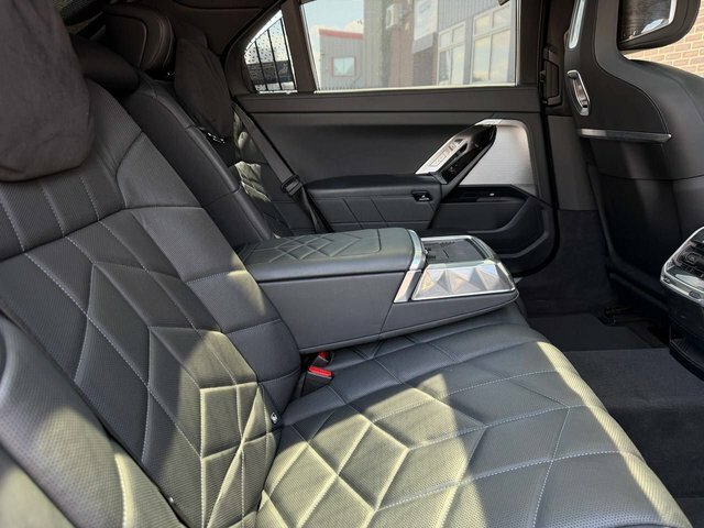BMW i7 I7 Xdrive 60 M Sport Blue #19