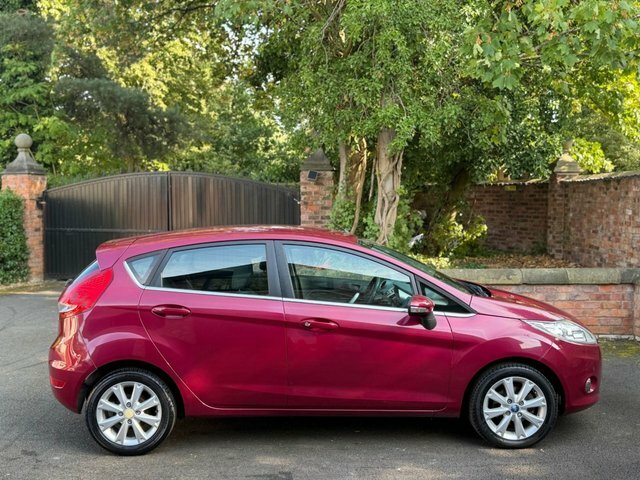 Ford Fiesta 2009 1.4 Zetec Hatchback 133 G ND09VYO Red #5
