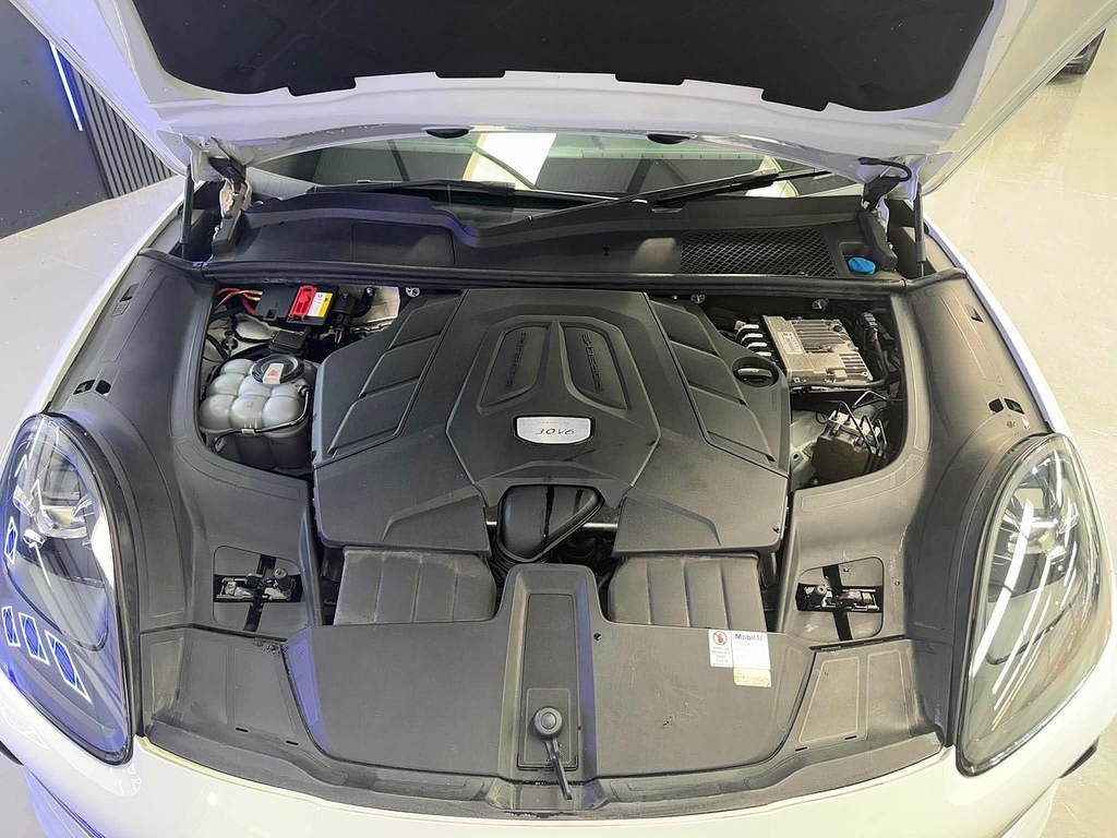 Porsche Cayenne Coupe 3.0 T V6 - Heated Wheel, Sports Chrono And A Grey #16
