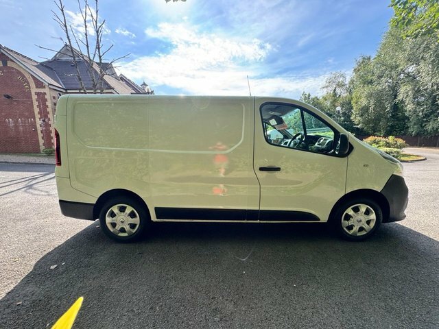 Renault Trafic Business White #5