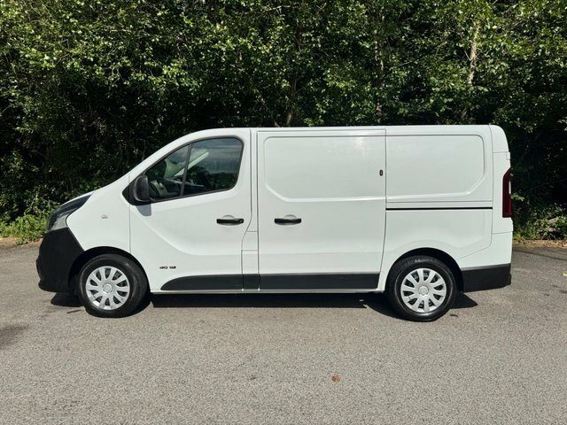Renault Trafic Business White #2