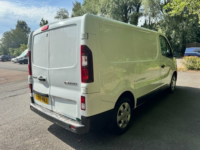 Renault Trafic Business White #4