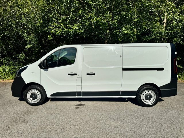 Vauxhall Vivaro Mpv White #2