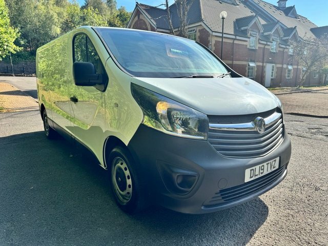 Vauxhall Vivaro Mpv White #6