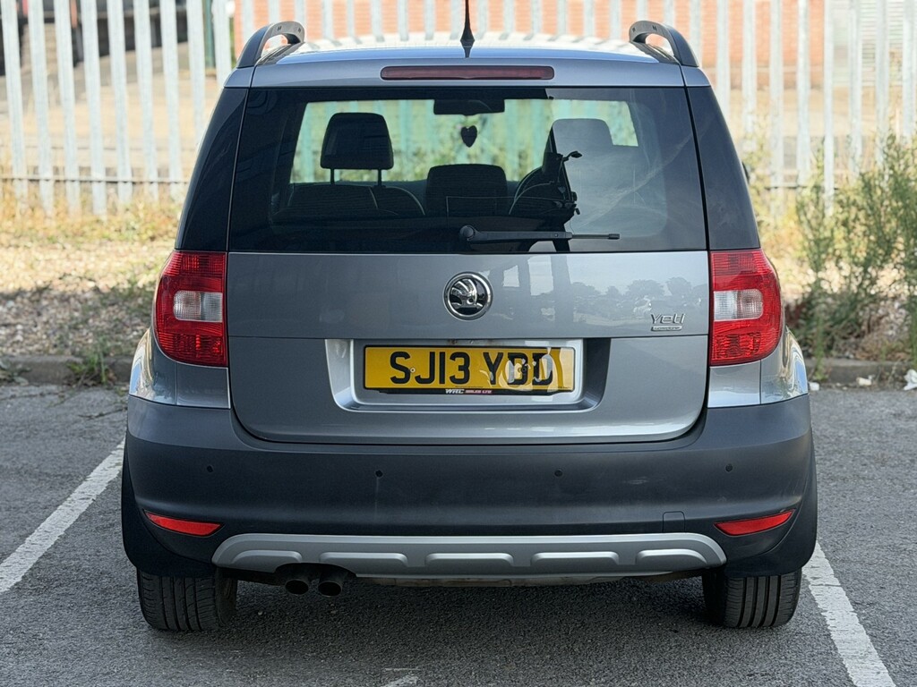 Skoda Yeti 1.6 Tdi Greenline II Elegance Grey #4
