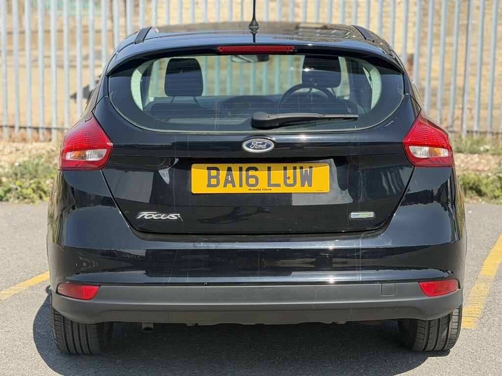 Ford Focus Hatchback 1.0 T Ecoboost Zetec 201616 BA16LUW Black #4