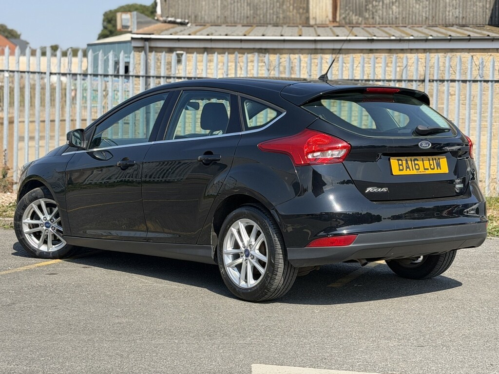 Ford Focus Hatchback 1.0 T Ecoboost Zetec 201616 BA16LUW Black #2