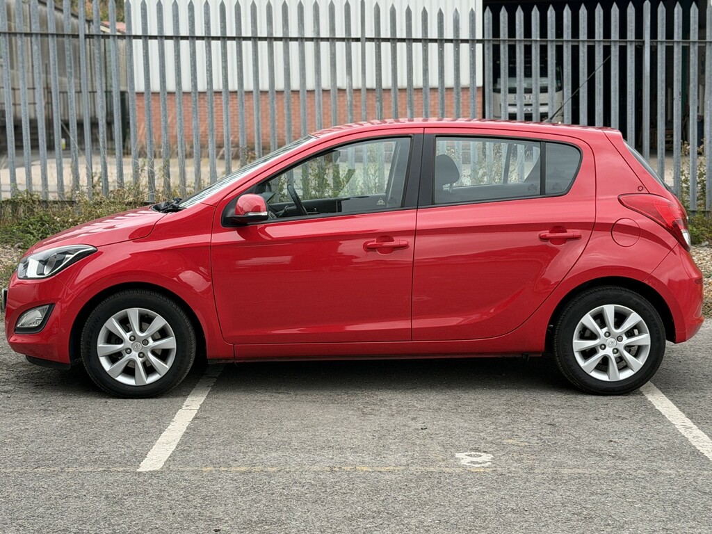 Hyundai I20 1.4 Active Red #6