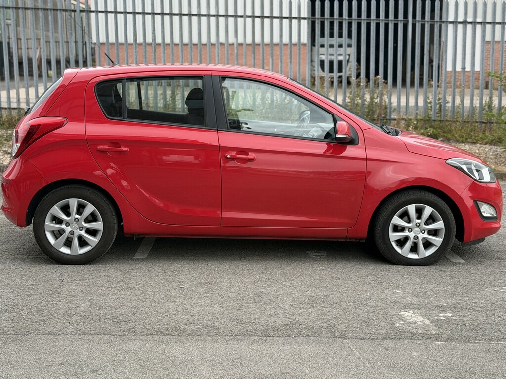 Hyundai I20 1.4 Active Red #5