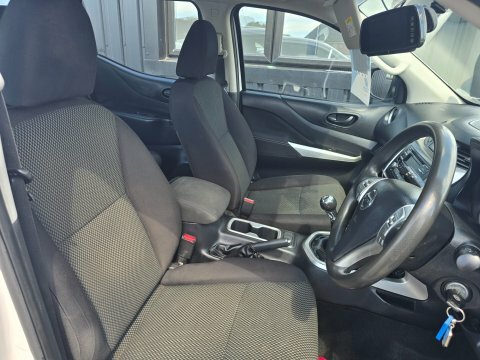 Nissan Navara 2.3Dci Tekna 190 4Wd Double Cab Grey #9