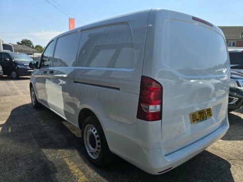 Mercedes-Benz Vito 114 Progressive L2 White #4