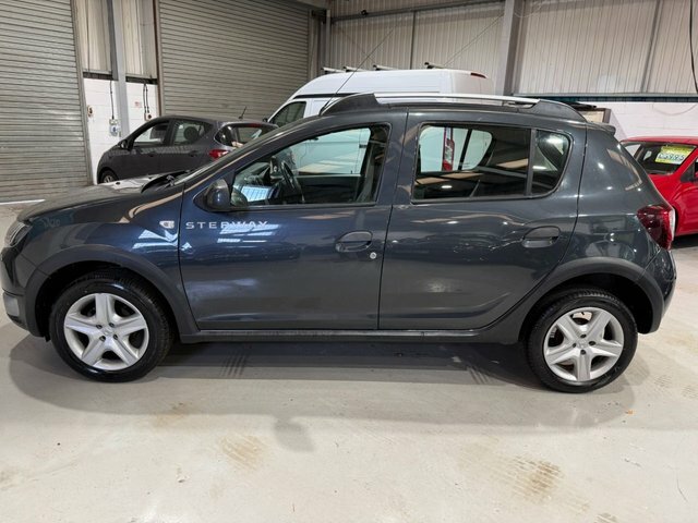 Dacia Sandero Stepway 2016 0.9 Tce Laureate Hatchback Red #6