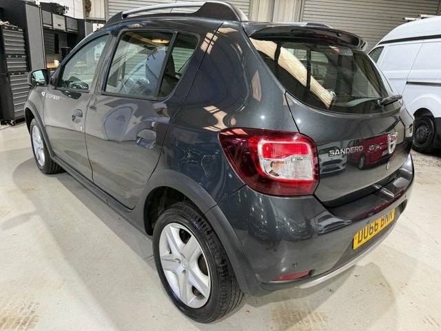 Dacia Sandero Stepway 2016 0.9 Tce Laureate Hatchback Red #5