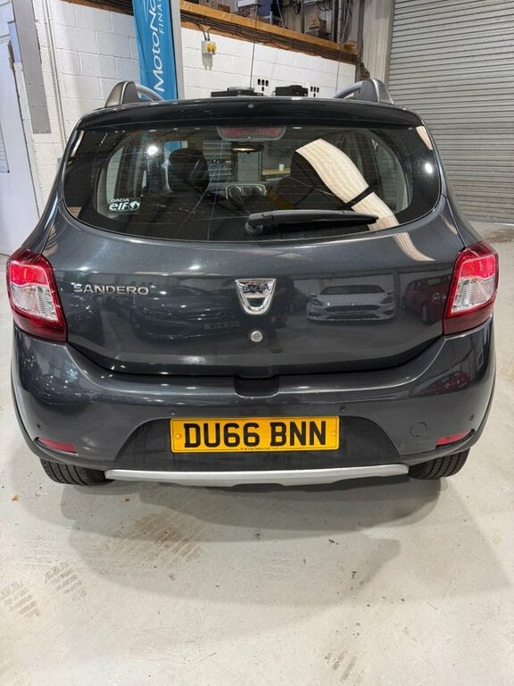 Dacia Sandero Stepway 2016 0.9 Tce Laureate Hatchback Red #4