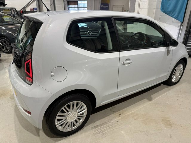 Volkswagen Up 2017 1.0 Move Up Hatchback Euro Silver #3