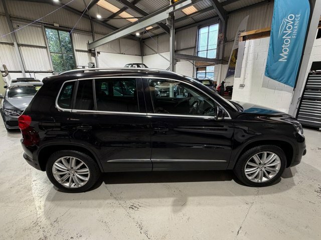 Volkswagen Tiguan 2012 2.0 Tdi Se Suv 4Wd Euro 5 1 DF12NYW Black #2