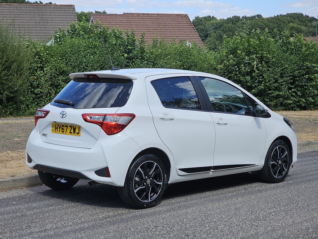 Toyota Yaris Vvt-i Design HY67ZWJ White #2
