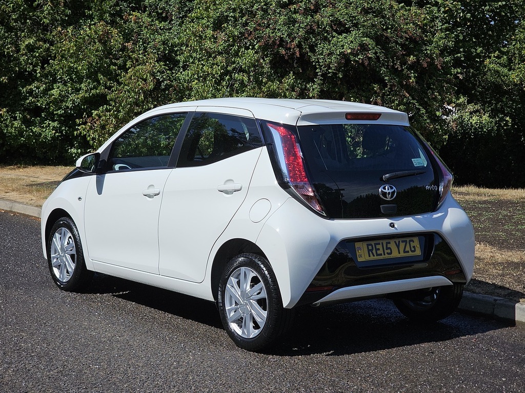 Toyota Aygo Vvt-i X-pression White #3