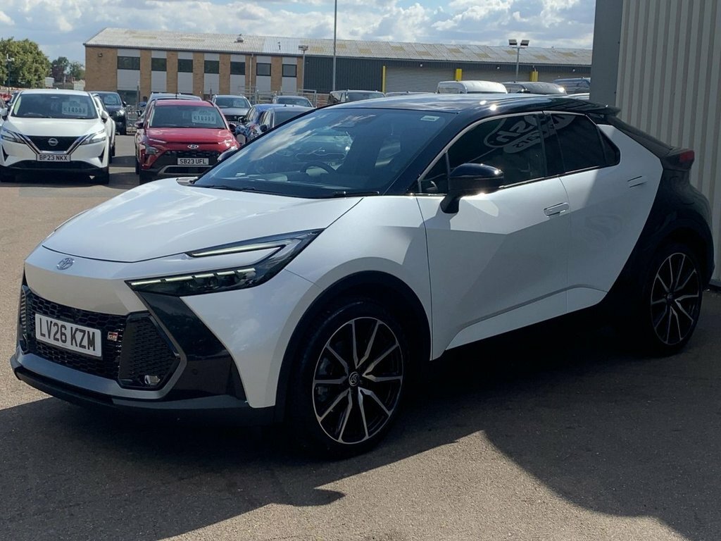 Toyota C-Hr 2026 2.0 Vvt 13.6Kwh Gr Sport Suv Plug- White #3