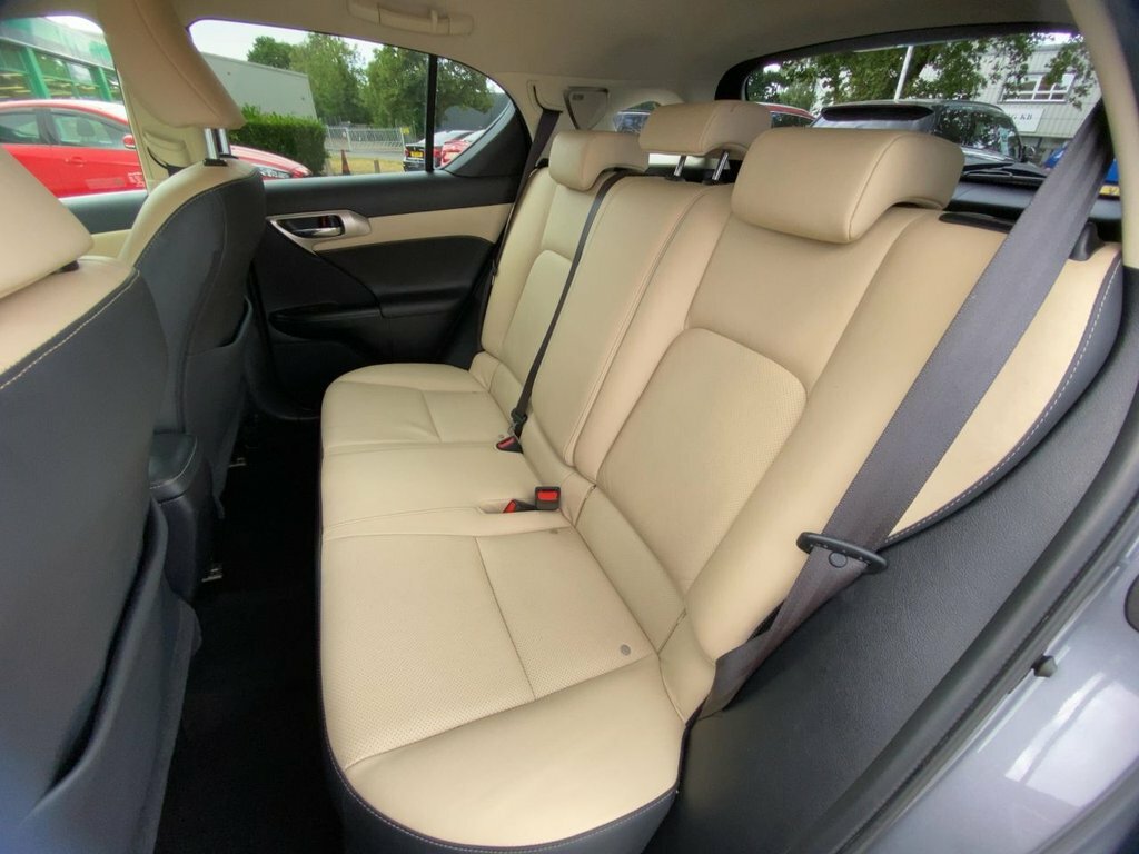 Lexus CT Hatchback 1.8 200H Sport Cvt Euro 6 Ss 201 White #27