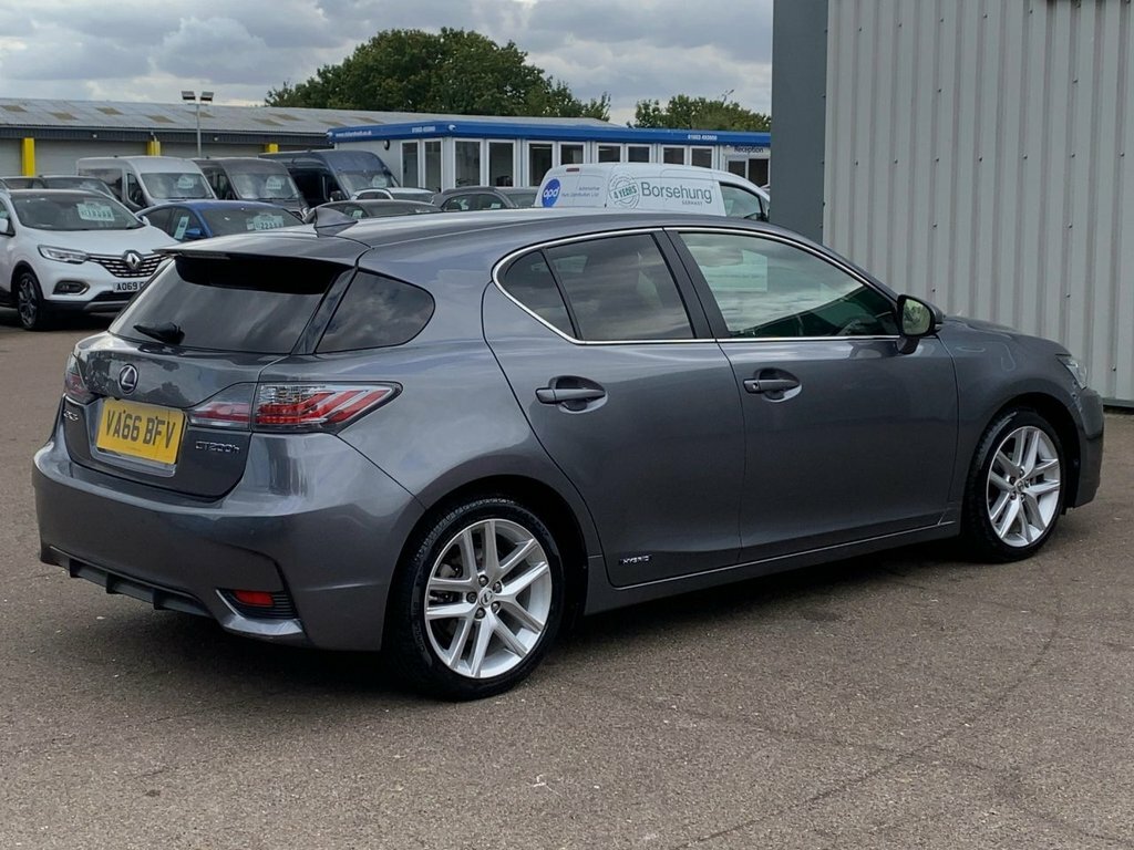 Lexus CT Hatchback 1.8 200H Sport Cvt Euro 6 Ss 201 White #7