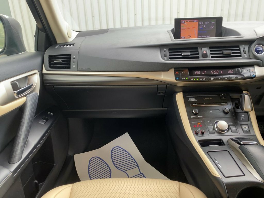Lexus CT Hatchback 1.8 200H Sport Cvt Euro 6 Ss 201 White #23