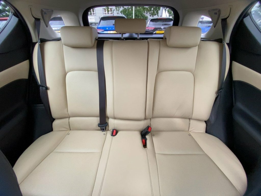 Lexus CT Hatchback 1.8 200H Sport Cvt Euro 6 Ss 201 White #28