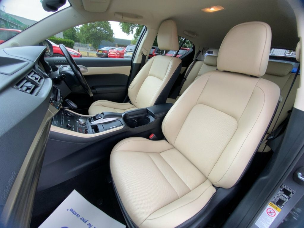 Lexus CT Hatchback 1.8 200H Sport Cvt Euro 6 Ss 201 White #25