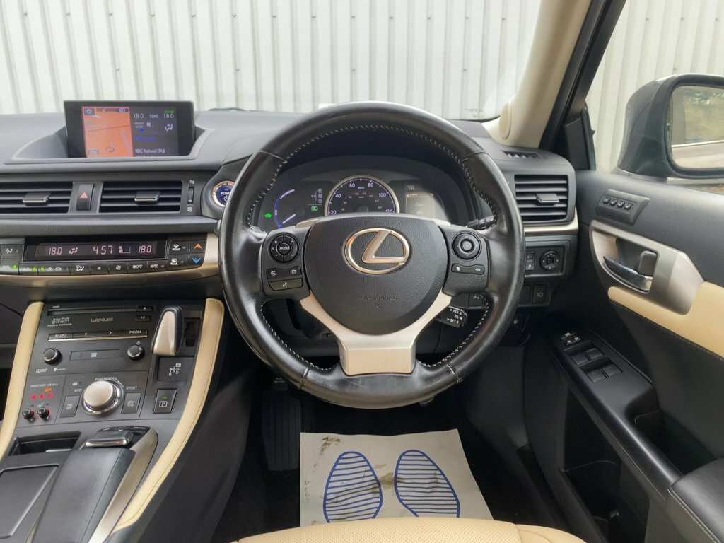 Lexus CT Hatchback 1.8 200H Sport Cvt Euro 6 Ss 201 White #21