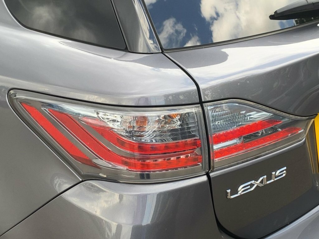 Lexus CT Hatchback 1.8 200H Sport Cvt Euro 6 Ss 201 White #12