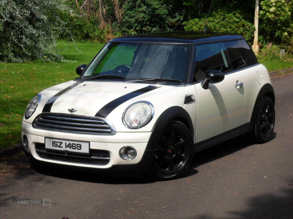 Mini Hatch 1.6 Cooper D White