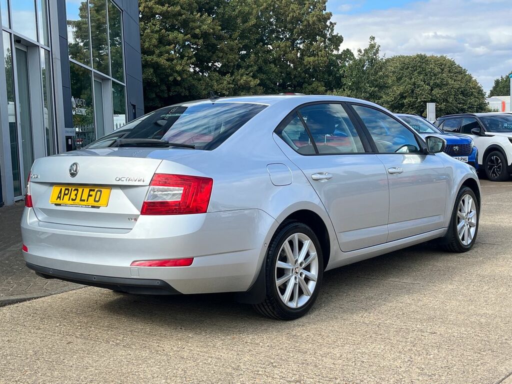 Skoda Octavia 2.0 Tdi Elegance Hatchback Dsg Euro 5 Silver #3