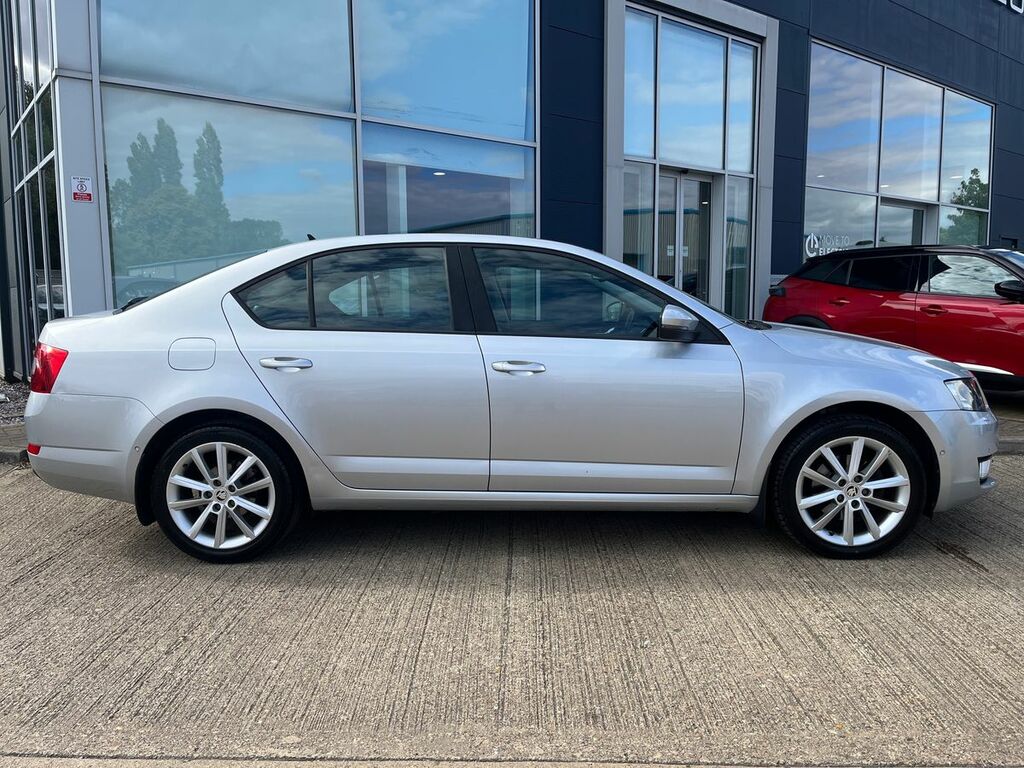 Skoda Octavia 2.0 Tdi Elegance Hatchback Dsg Euro 5 Silver #2