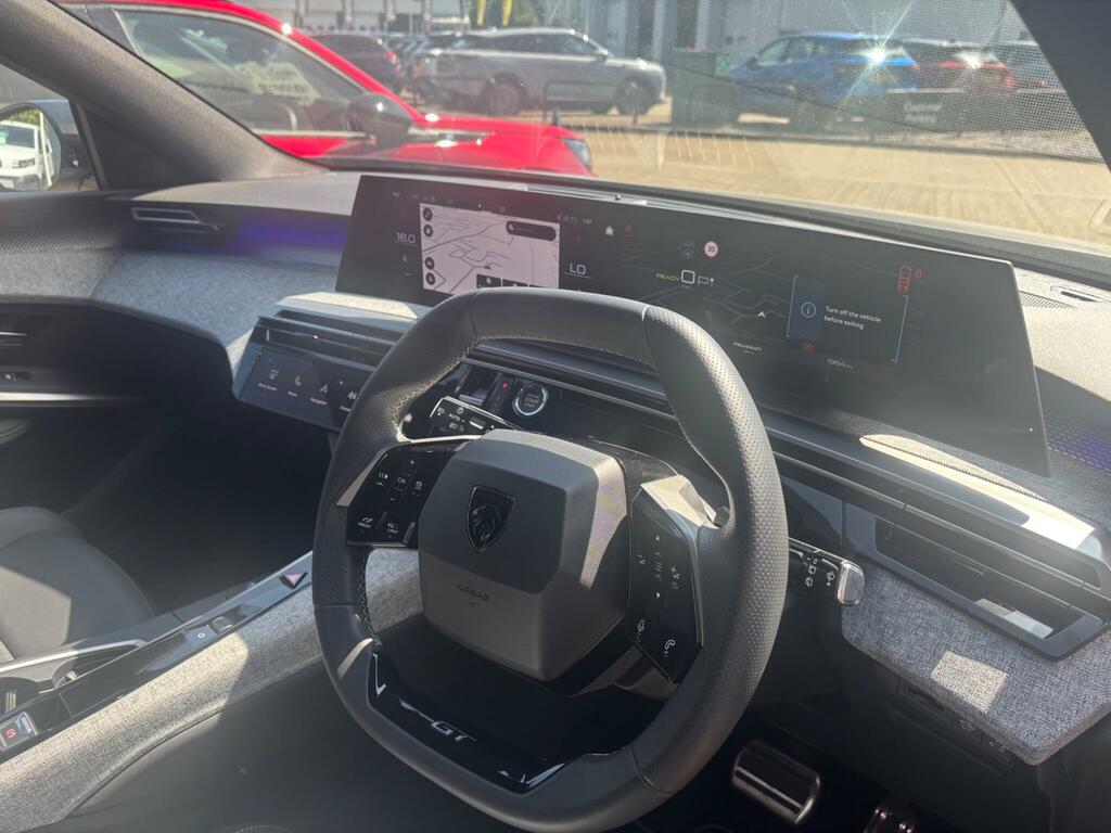 Peugeot 5008 73Kwh Gt Grey #2