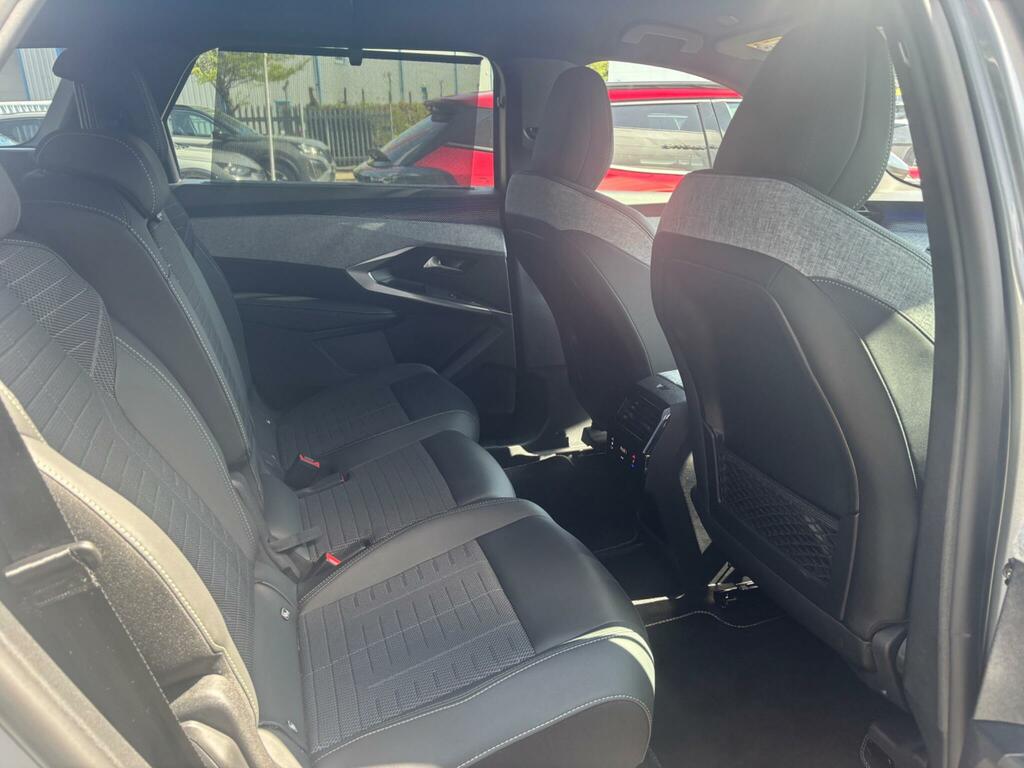 Peugeot 5008 73Kwh Gt Grey #4
