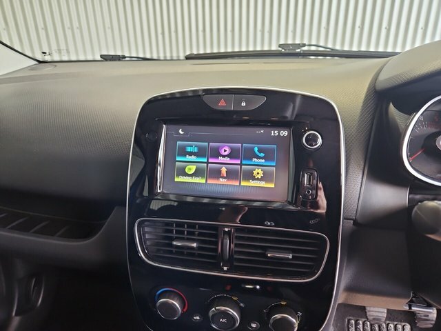 Renault Clio 0.9 Tce Dynamique S Nav Hatchback Manua White #25
