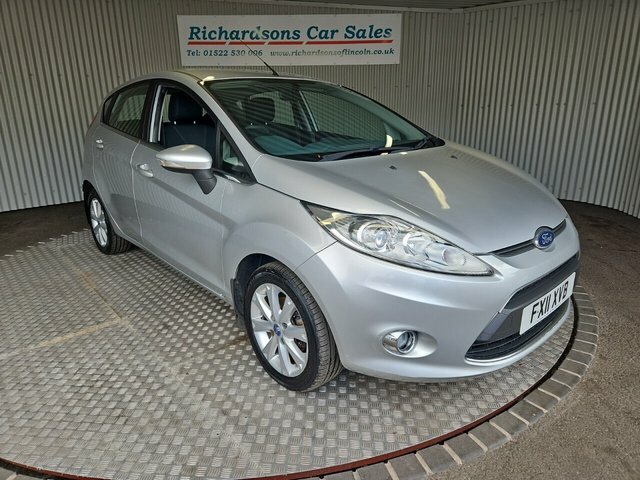 Ford Fiesta 1.25 Zetec Hatchback 129 G Km 8 Silver