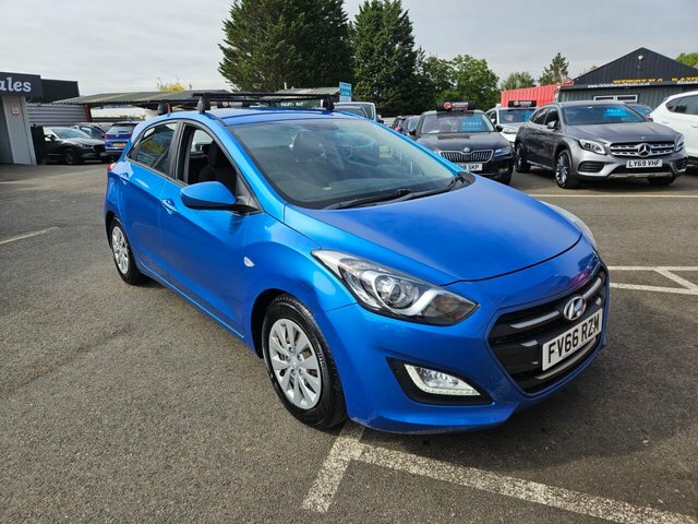 Hyundai I30 1.6 Crdi Blue Drive S Hatchback Blue #2