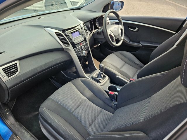 Hyundai I30 1.6 Crdi Blue Drive S Hatchback Blue #6