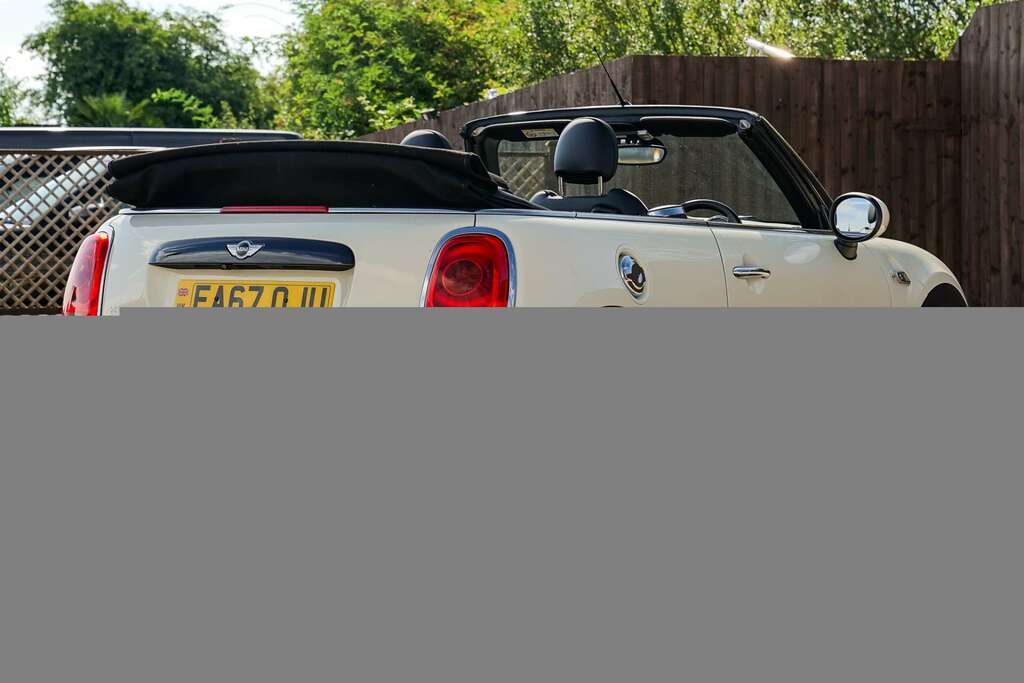 Mini Convertible Mini Convertible 2.0 Cooper S Convertible Petr White #4