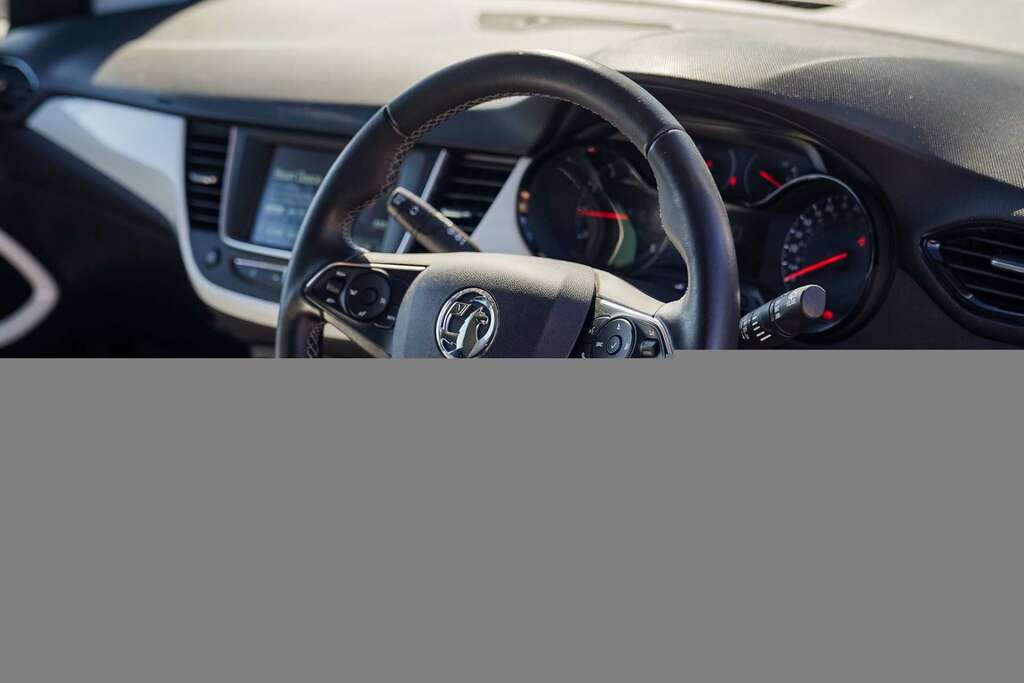 Vauxhall Crossland X Vauxhall Crossland X 1.2 Griffin Suv Ma FD70JXU White #5