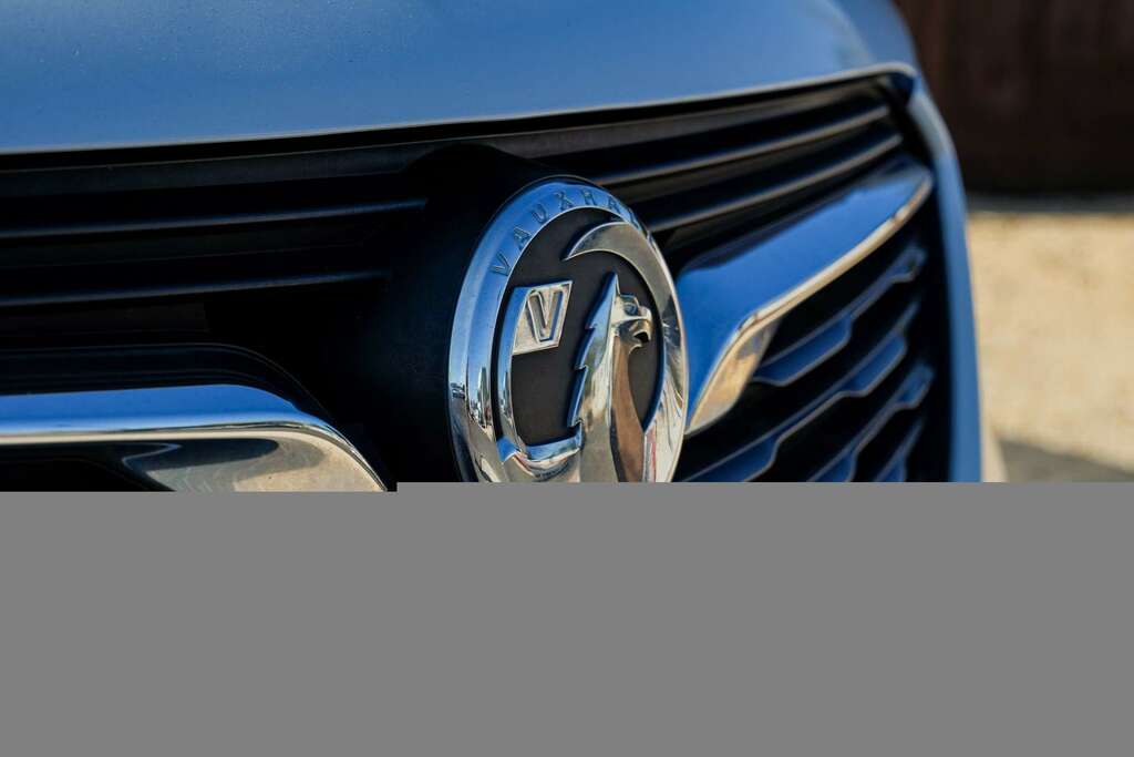 Vauxhall Crossland X Vauxhall Crossland X 1.2 Griffin Suv Ma FD70JXU White #2