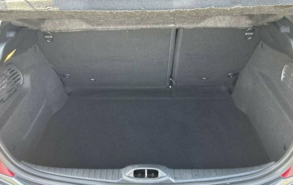 Peugeot 208 208 Access Hdi Black #9