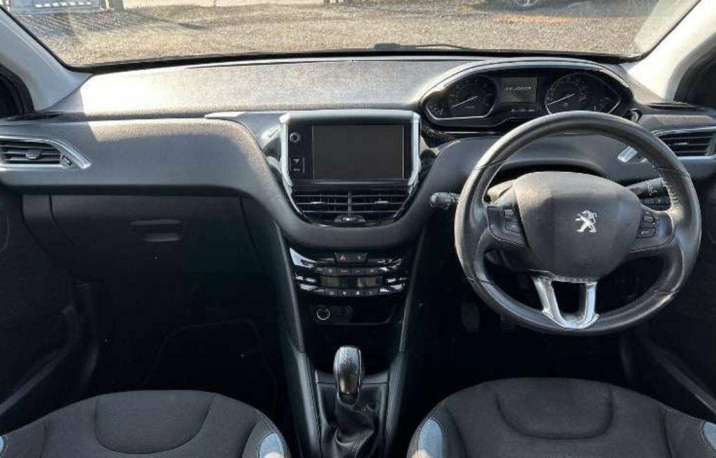 Peugeot 208 208 Access Hdi Black #8
