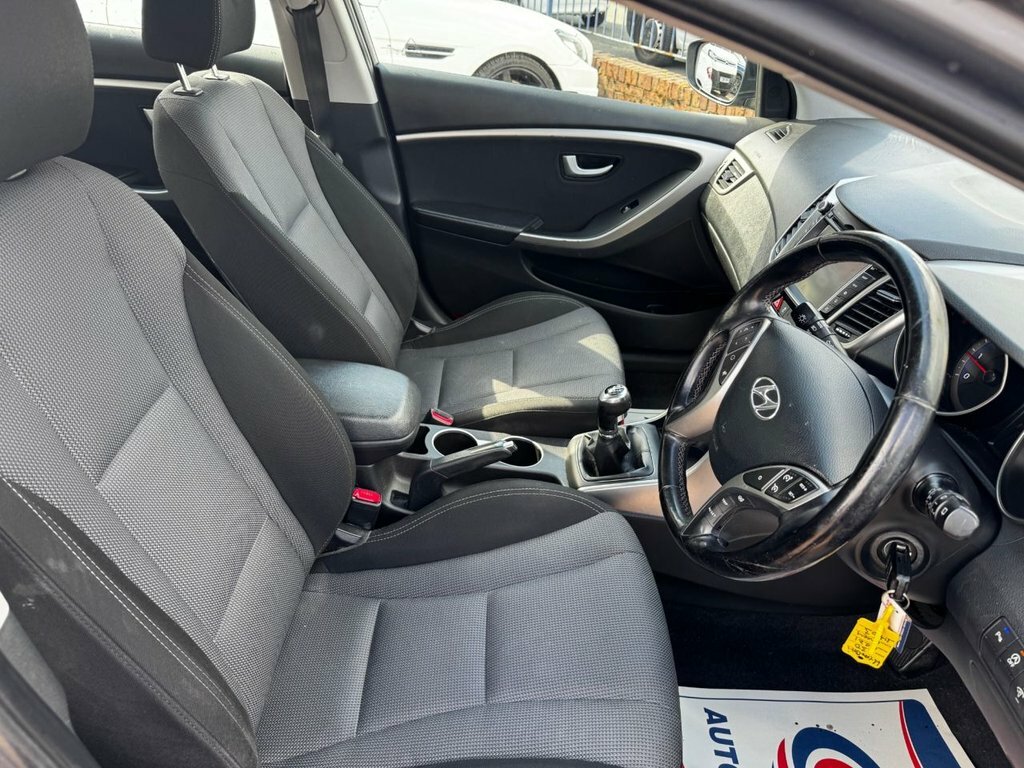 Hyundai I30 1.6 Diesel Auto 5dr White #8