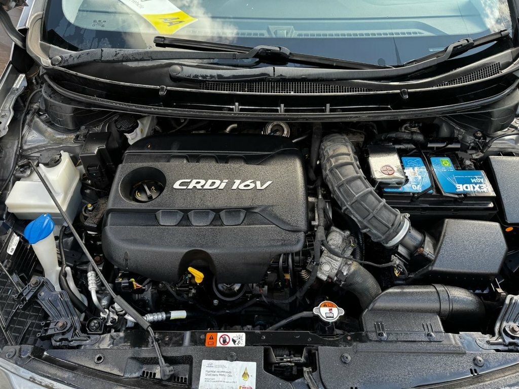 Hyundai I30 1.6 Diesel Auto 5dr White #19