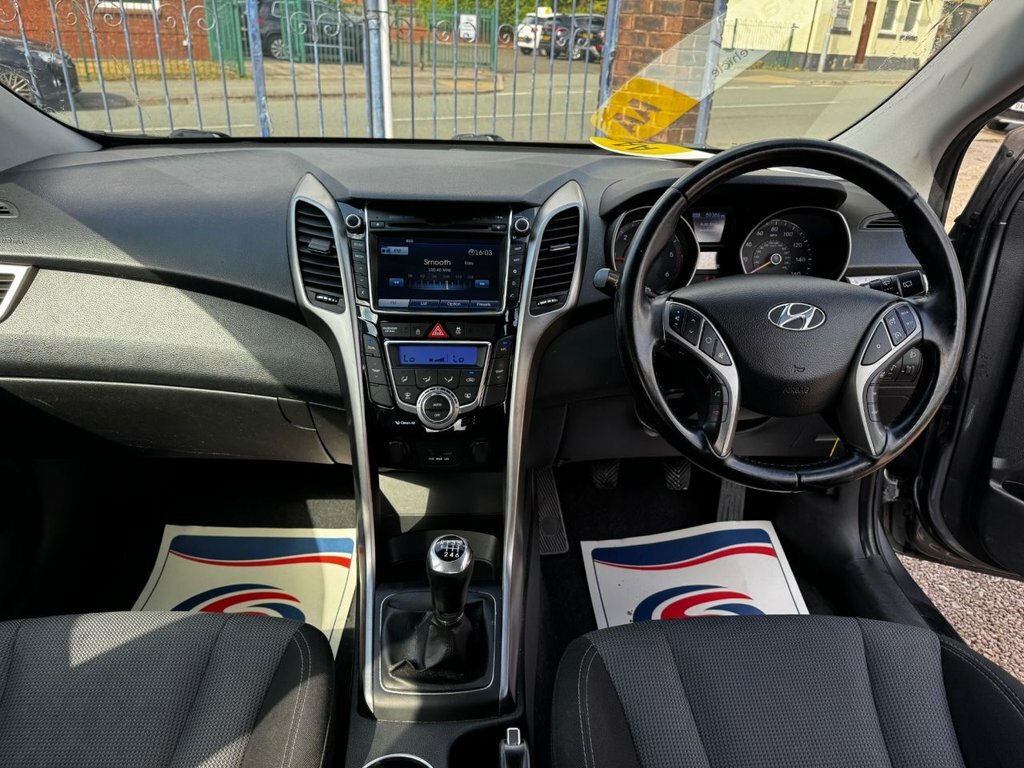 Hyundai I30 1.6 Diesel Auto 5dr White #13