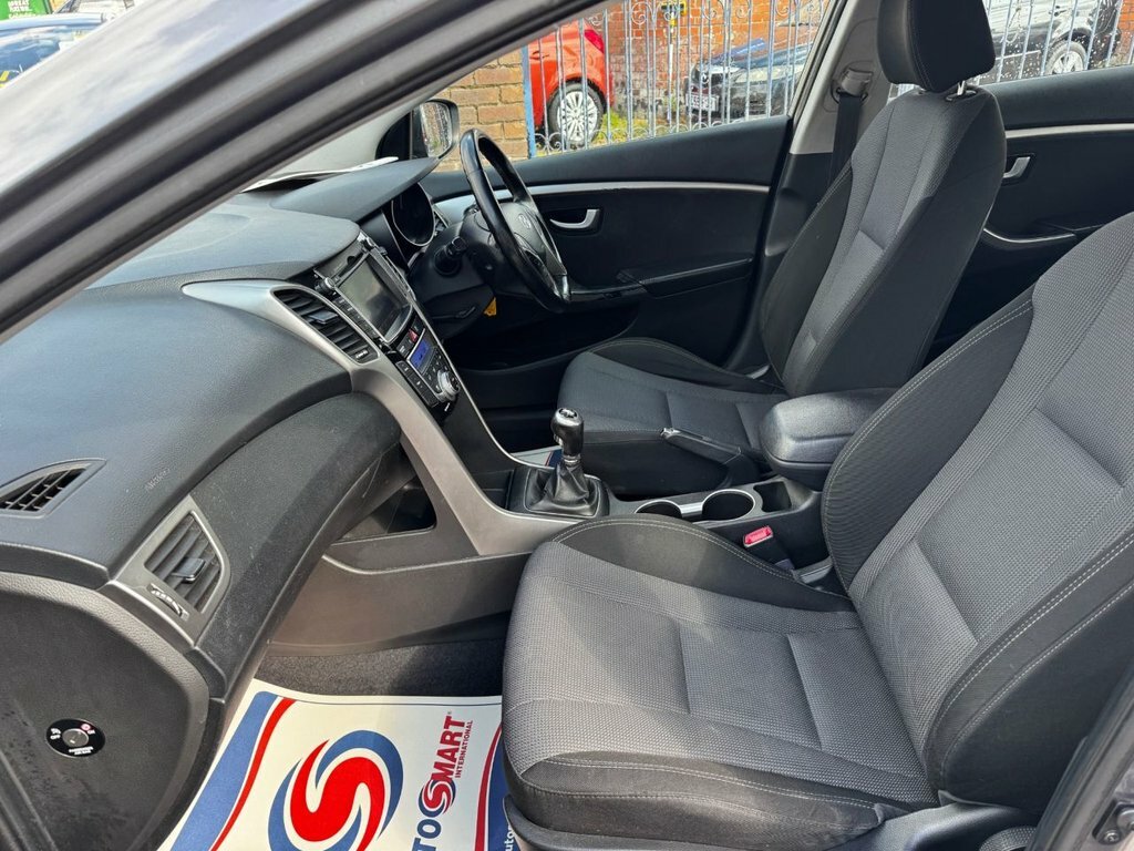 Hyundai I30 1.6 Diesel Auto 5dr White #9