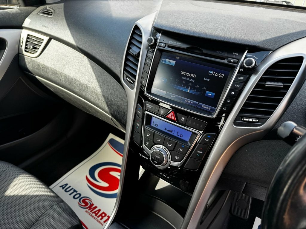 Hyundai I30 1.6 Diesel Auto 5dr White #11